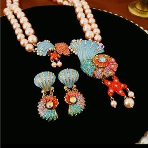 Shells and pearls necklace set